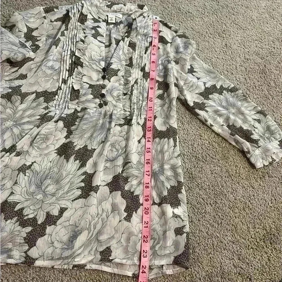 Banana Republic Shirt Women’s SizeXS Floral Pullover Pleat Front Top, Buttons - Picture 10 of 11